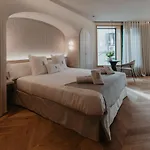 Petit Luxe Hotel 2*