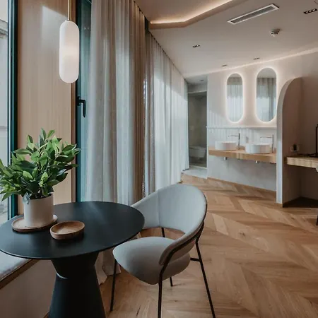 Petit Luxe 4* Terrassa