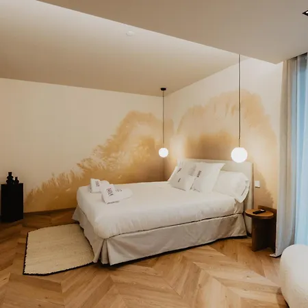 Petit Luxe Hotel 2*