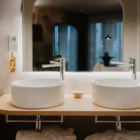 Petit Luxe Hotel 4*