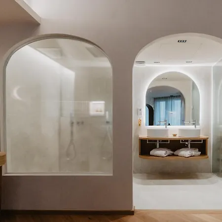 Hotel Petit Luxe
