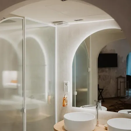 Hotel Petit Luxe 2*