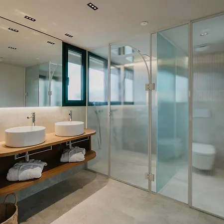 Petit Luxe
