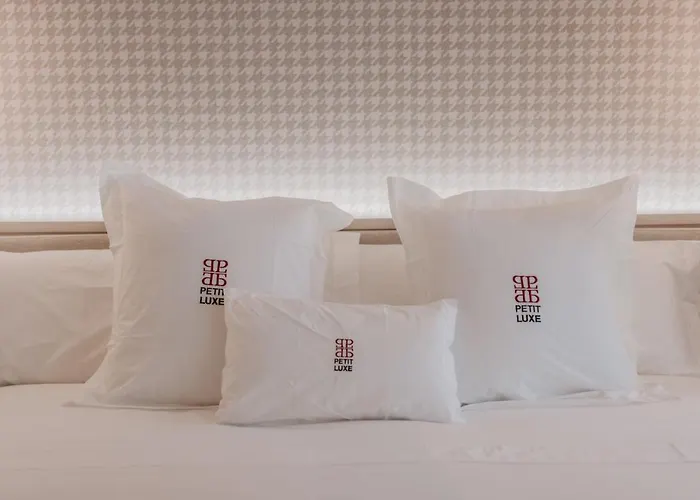 Petit Luxe Hotel