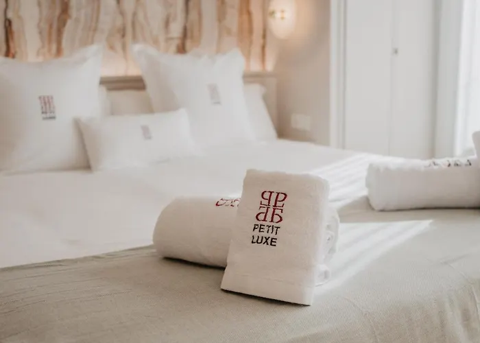 Petit Luxe