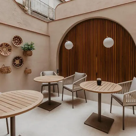Petit Luxe Szálloda Terrassa