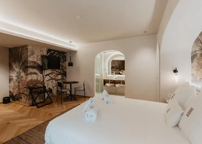 Petit Luxe Hotell 2*