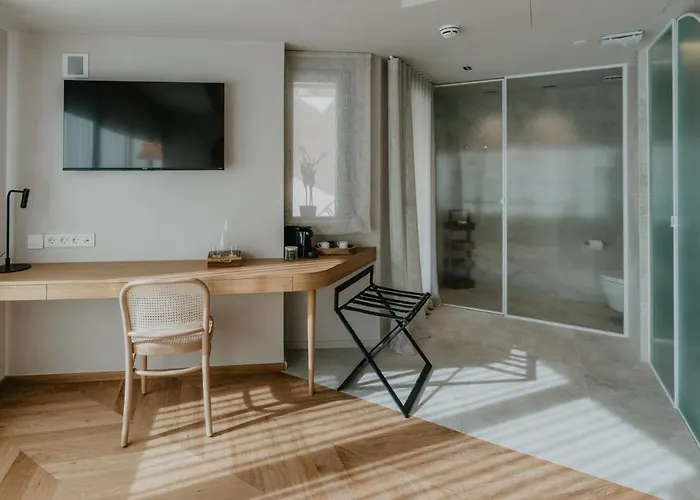 Petit Luxe